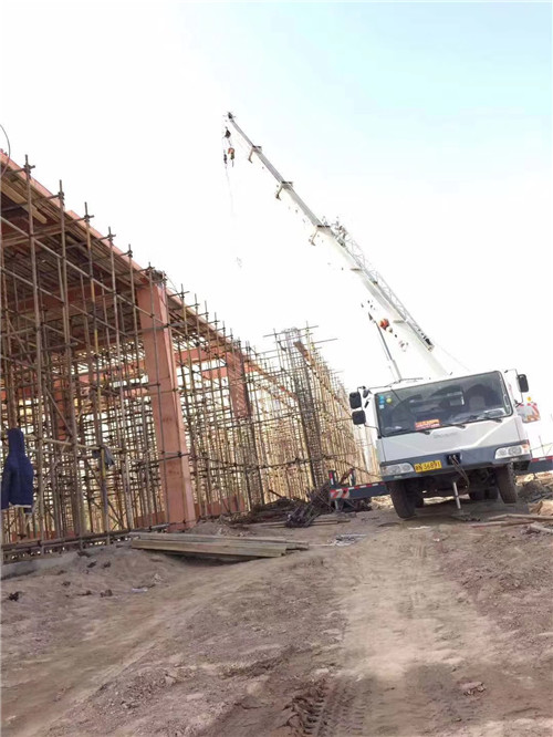 津市市吊车作业的安全注意事项有哪些？